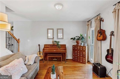 Welcome to this spacious 6-bedroom, 4 full bathroom home - photo 6