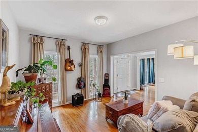Welcome to this spacious 6-bedroom, 4 full bathroom home - photo 8