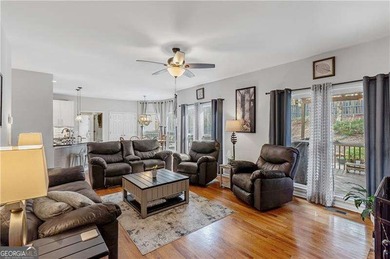 Welcome to this spacious 6-bedroom, 4 full bathroom home - photo 10