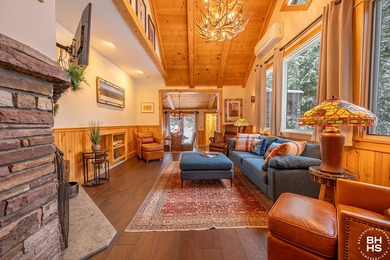 The idyllic and quintessential Adirondack Cottage that everyone - photo 2