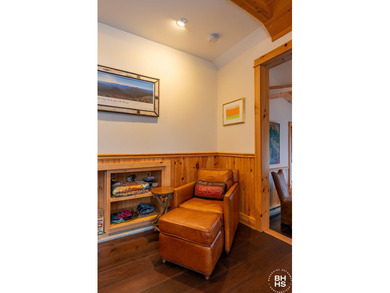 The idyllic and quintessential Adirondack Cottage that everyone - photo 5