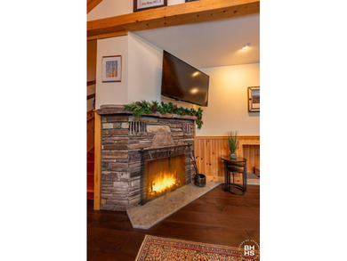 The idyllic and quintessential Adirondack Cottage that everyone - photo 6