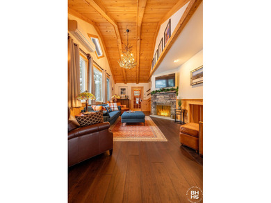 The idyllic and quintessential Adirondack Cottage that everyone - photo 7