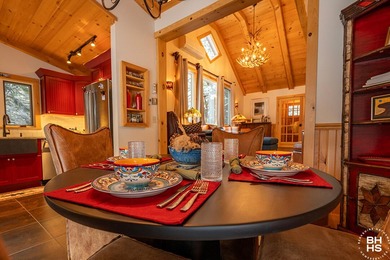 The idyllic and quintessential Adirondack Cottage that everyone - photo 10