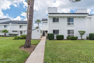 Lake Sawgrass Condo For Sale in Ponte Vedra Beach Florida
