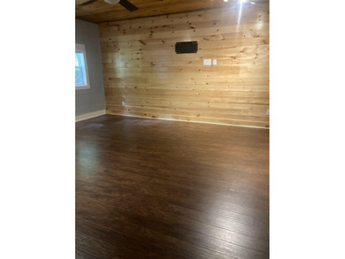 Immaculate 11/2 story cabin located near the shores of Barren - photo 19