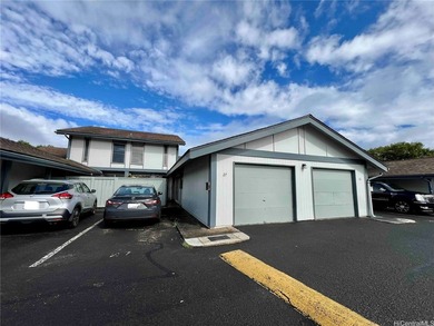 Discover this conveniently located townhouse in the heart of - photo 1