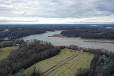 Immaculate 11/2 story cabin located near the shores of Barren - photo 21