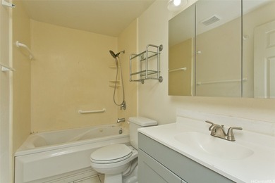 Discover this conveniently located townhouse in the heart of - photo 4
