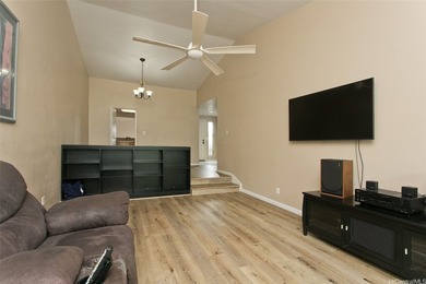 Discover this conveniently located townhouse in the heart of - photo 9