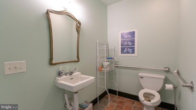 Versatile commercial building for sale in Gloucester City. This - photo 10