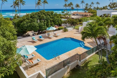 Located on Diamond Head Road, Ho'oluana Estate is one of - photo 11