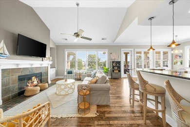 PRICED TO SELL!! Unbelievable price for a lake front home on - photo 17