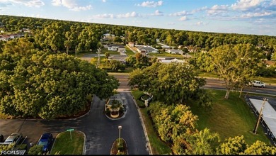 Enjoy affordable Florida living at its best in this - photo 29