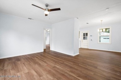 Move-In Ready, freshly updated Jacksonville Home. Seller is - photo 4