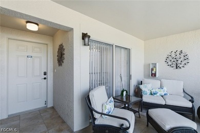 Beautiful first fairway views, tasteful modern decor, updates - photo 2