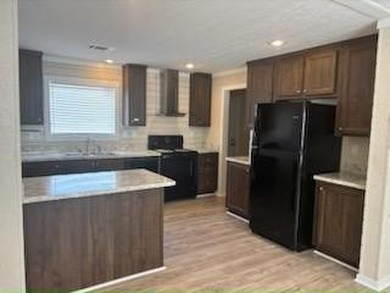 Silver Lake, a professionally managed, well-maintained - photo 3