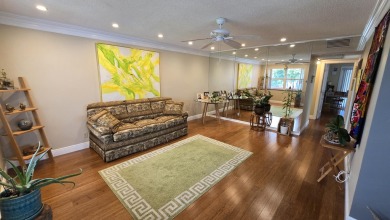 (private lake, pond, creek) Condo For Sale in West Palm Beach Florida