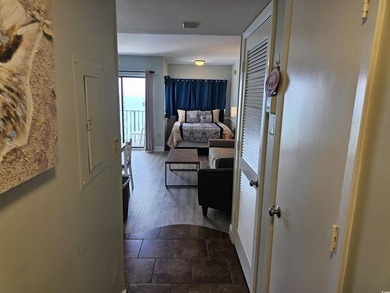 Amazing direct oceanfront studio condo with full kitchen in the - photo 2