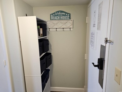 Amazing direct oceanfront studio condo with full kitchen in the - photo 3