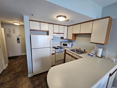 Amazing direct oceanfront studio condo with full kitchen in the - photo 9
