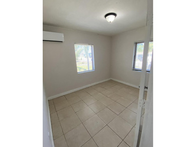 Dont miss out on this amazing deal! Move in ready, just needs a - photo 4