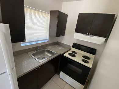 Dont miss out on this amazing deal! Move in ready, just needs a - photo 5