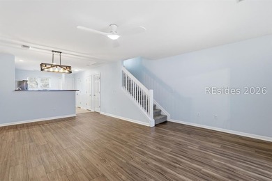 Low-maintenance living with stylish updates and a functional - photo 3