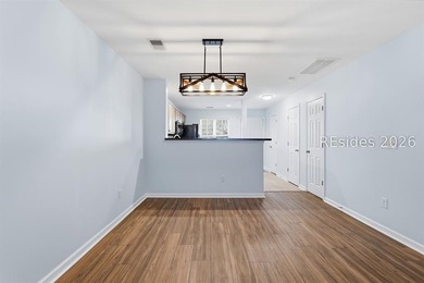 Low-maintenance living with stylish updates and a functional - photo 5
