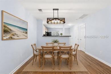Low-maintenance living with stylish updates and a functional - photo 6