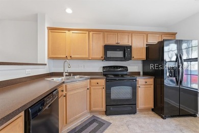Low-maintenance living with stylish updates and a functional - photo 10