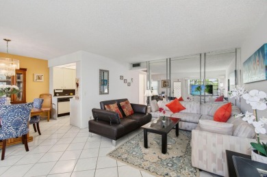 Lake Condo For Sale in Boca Raton, Florida