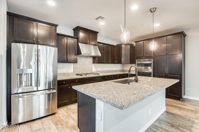 (private lake, pond, creek) Townhome/Townhouse For Sale in Chandler Arizona