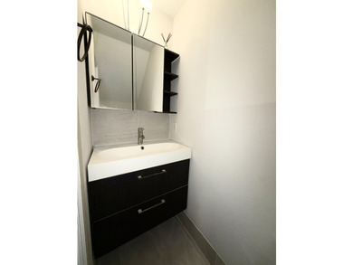 Beautifully updated corner-unit townhome in the desirable Summit - photo 11