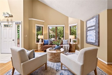 Welcome to 15 Foxborough Lane! This beautifully maintained - photo 12