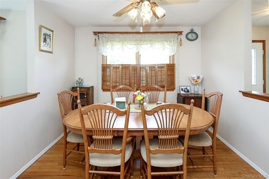 Welcome to this warm and inviting Colonial in the heart of Bay - photo 6