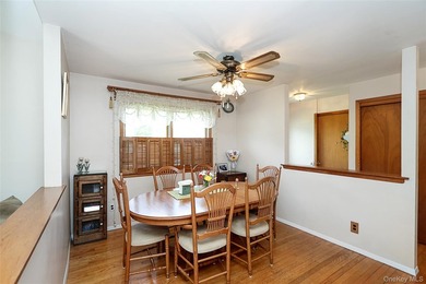 Welcome to this warm and inviting Colonial in the heart of Bay - photo 7