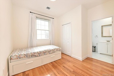 Introducing a meticulously renovated and fully remodeled luxury - photo 20