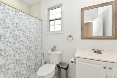 Introducing a meticulously renovated and fully remodeled luxury - photo 21