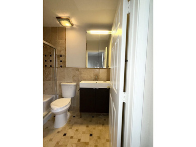 Beautifully updated corner-unit townhome in the desirable Summit - photo 21