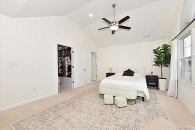 Introducing a meticulously renovated and fully remodeled luxury - photo 24
