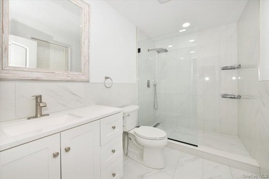Introducing a meticulously renovated and fully remodeled luxury - photo 25