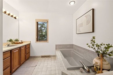 Welcome to 15 Foxborough Lane! This beautifully maintained - photo 27