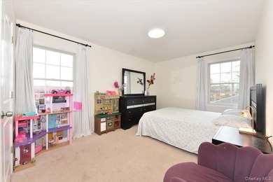 Introducing a meticulously renovated and fully remodeled luxury - photo 27