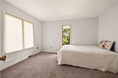 Welcome to 15 Foxborough Lane! This beautifully maintained - photo 29