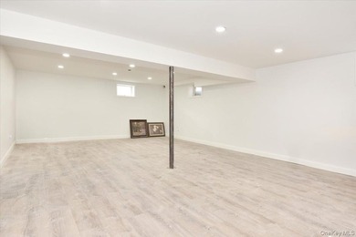 Introducing a meticulously renovated and fully remodeled luxury - photo 32