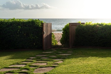 Hawaiiana meets contemporary design with this exceptional estate - photo 6