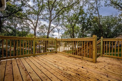 Wake up to stunning lake views and unwind in this quiet no wake - photo 10
