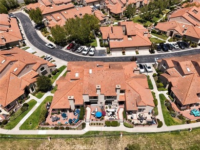 Luxury Resort-Style Living in Prestigious Wood Ranch with - photo 4