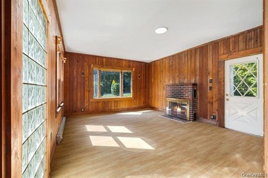 Welcome to this ranch-style home in Liberty City, located in the - photo 6